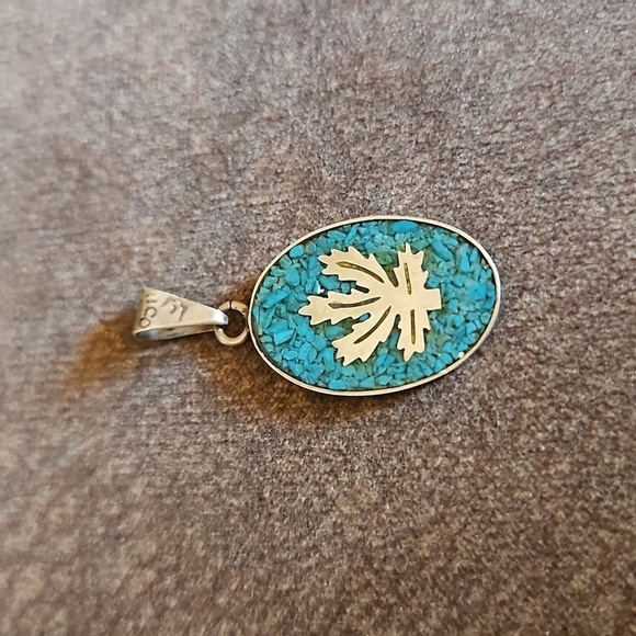 VTG Mexican Silver Crushed Turquoise Pot Leaf Oval Pendant - Picture 2 of 4